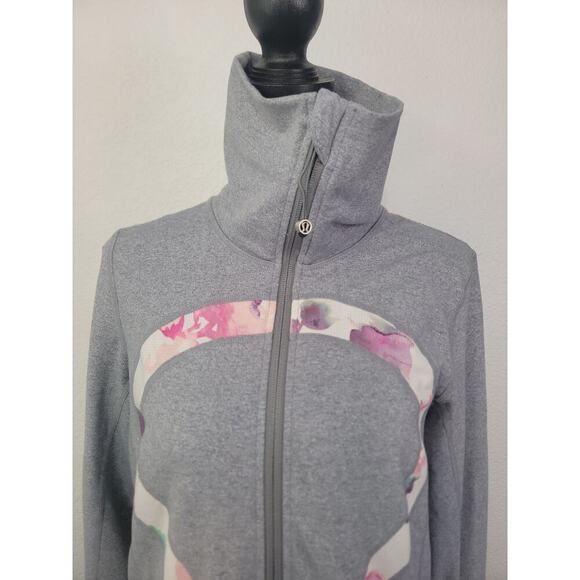 Lululemon In Stride Jacket Womens 10 Zip Up Thumbholes Gray Floral Logo - Picture 3 of 9